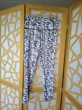 High-Waist Gray Patterned Women's Leggings